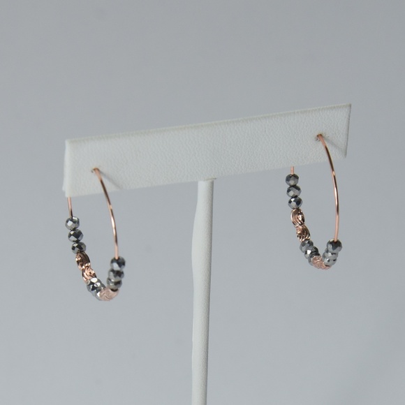 Rose gold hoop earrings with beads - Picture 2 of 2
